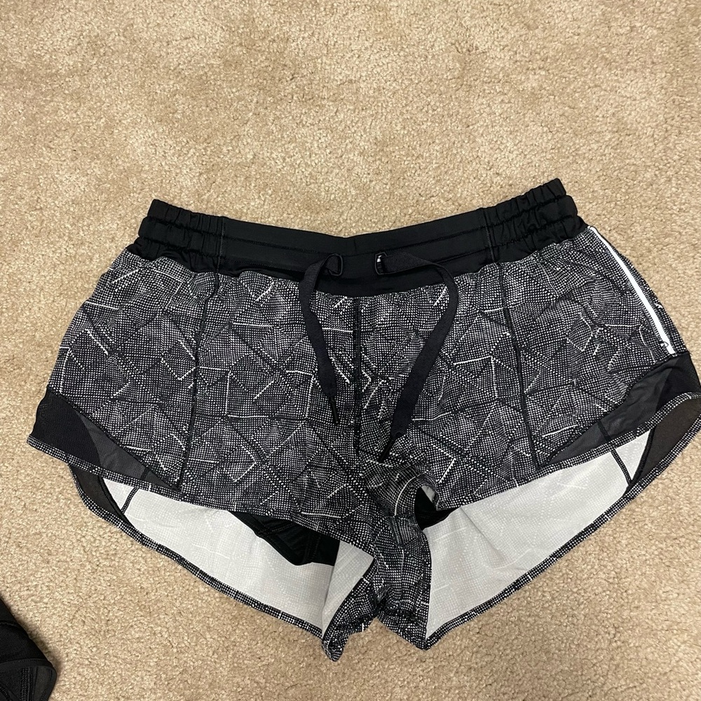 lululemon athletica Hotty Hot Short 2.5” OG